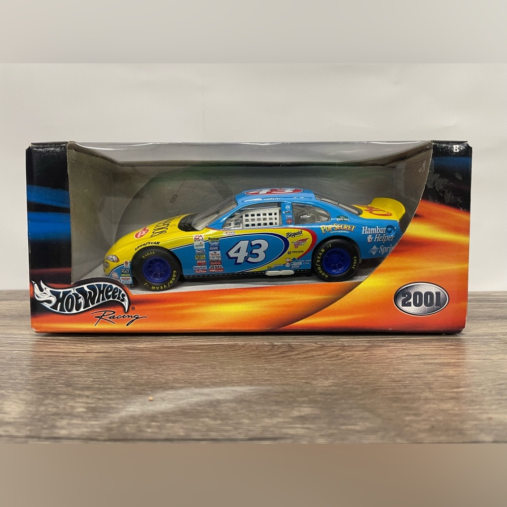 HotWheels Racing 2001 #43 1:24 Scale John Andretti Cheerios Stock Car - New